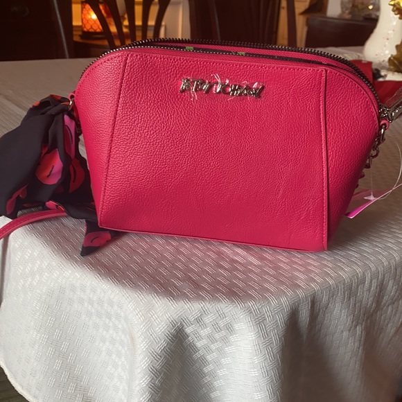 Betsey Johnson hot pink crossbody bag - Picture 8 of 8